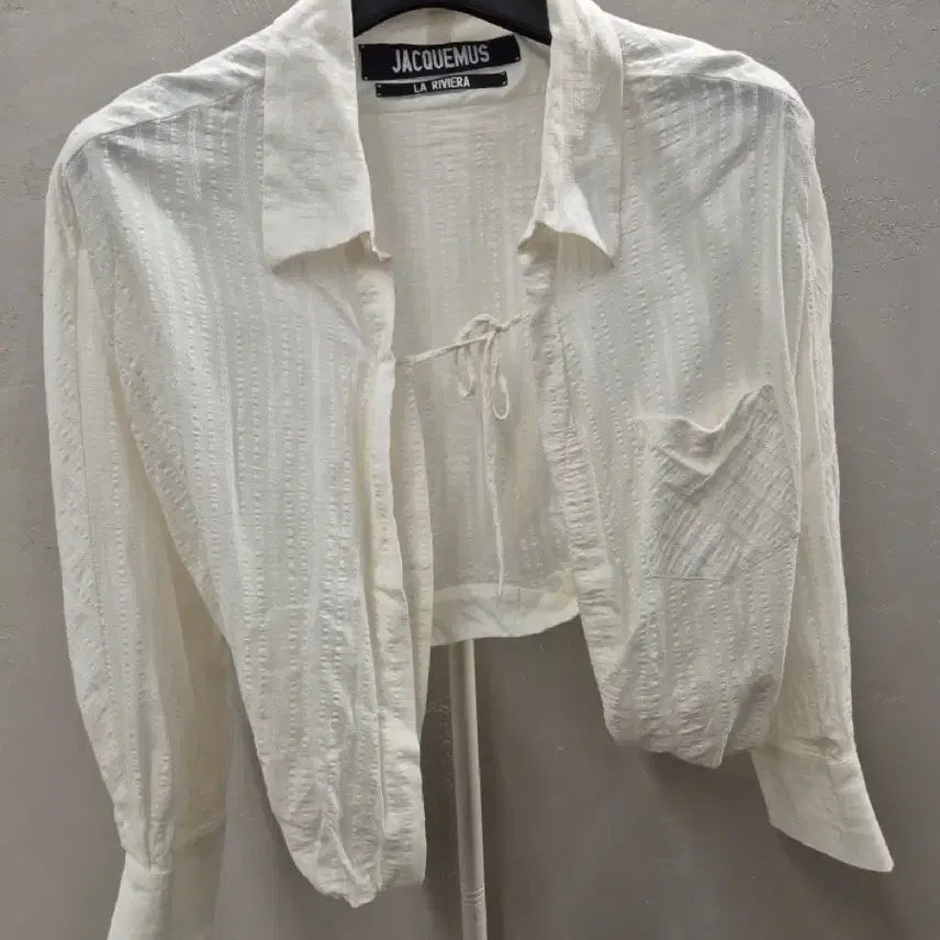 [BUNJANG] Jacquemus La Riviera White Cropped Shirt Size 36 / 자크뮈스 라 리비에라 화이트 크롭 셔츠 36 사이즈