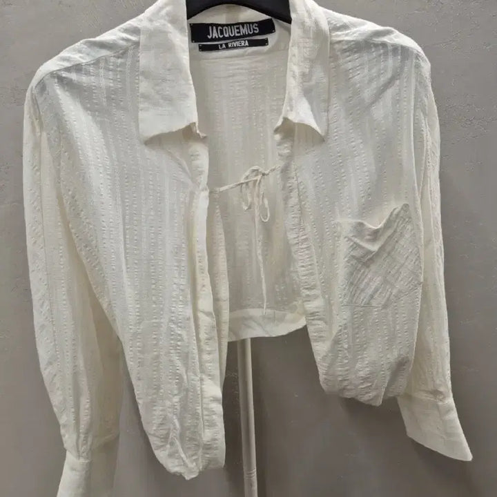 [BUNJANG] Jacquemus La Riviera White Cropped Shirt Size 36 / 자크뮈스 라 리비에라 화이트 크롭 셔츠 36 사이즈