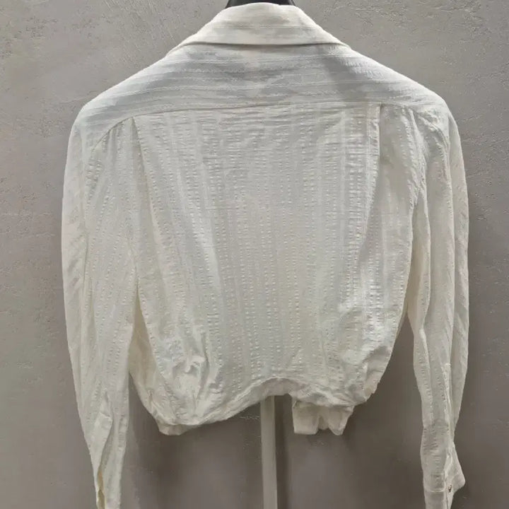 [BUNJANG] Jacquemus La Riviera White Cropped Shirt Size 36 / 자크뮈스 라 리비에라 화이트 크롭 셔츠 36 사이즈
