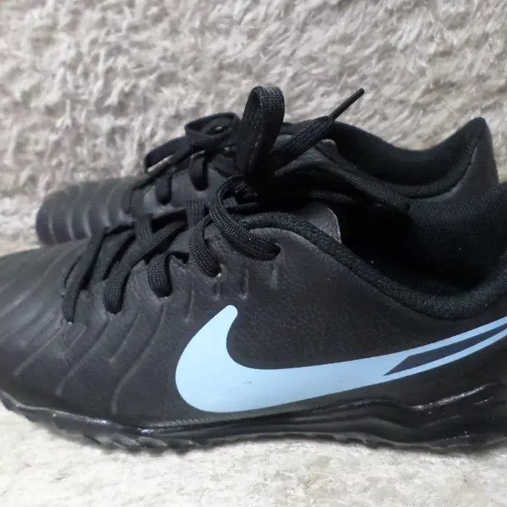 [BUNJANG] Nike Legend Kids Junior Futsal Shoes / 후루룩구제 235 나이키 레전드 키즈 주니어 아동화 풋살화260511