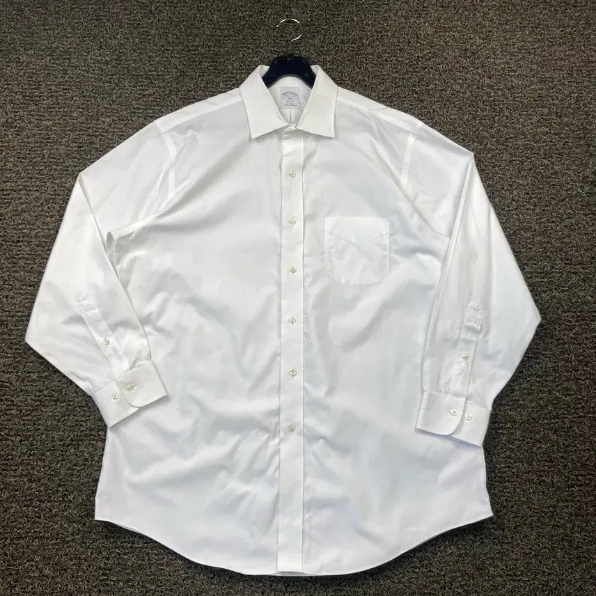 [BUNJANG] Brooks Brothers Embroidered Logo White Shirt / 브룩스브라더스 자수로고 화이트 셔츠