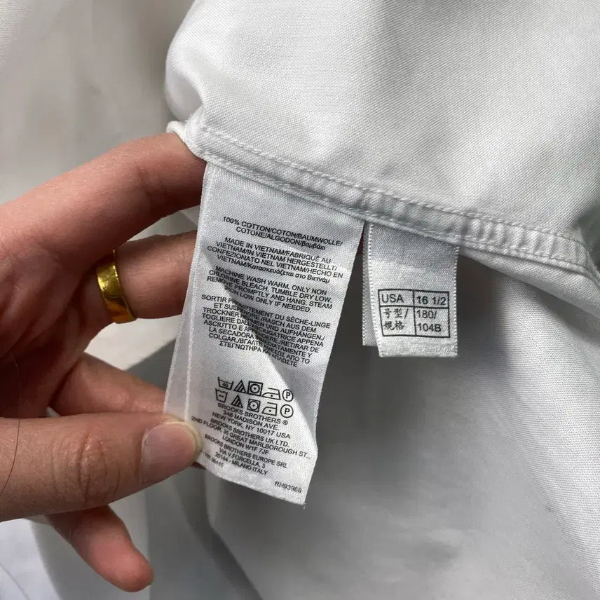 [BUNJANG] Brooks Brothers Embroidered Logo White Shirt / 브룩스브라더스 자수로고 화이트 셔츠