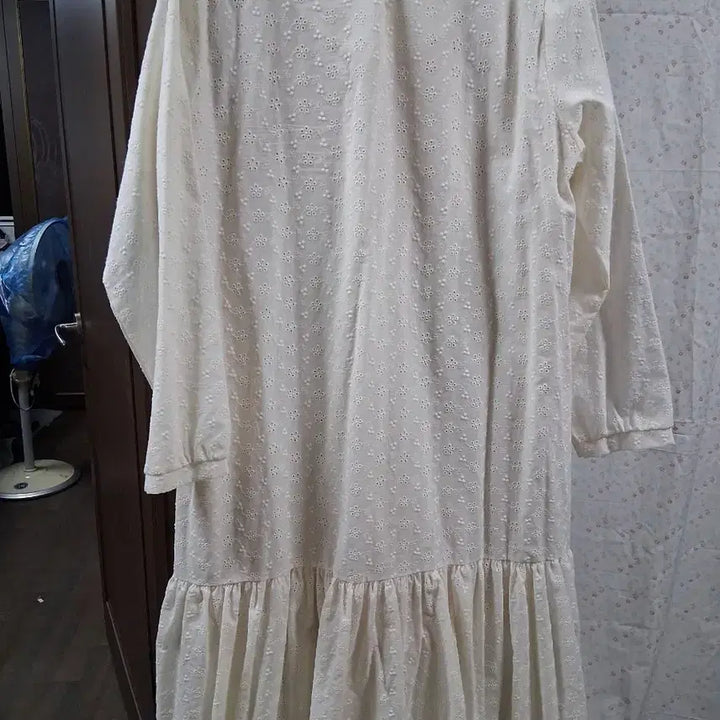 [BUNJANG] Ivory Lace Punching Long Dress (L) / 아이보리 레이스 펀칭 롱 원피스(L)