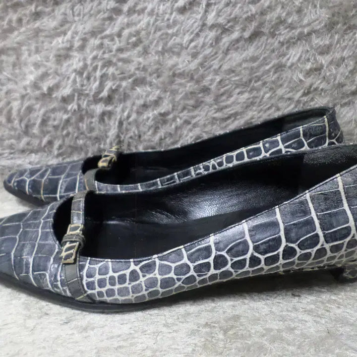 [BUNJANG] Emporio Armani Croc-Embossed Leather Loafers / 후루룩구제2 240 엠포리오아르마니 구두 로퍼 굽5 와니 260511