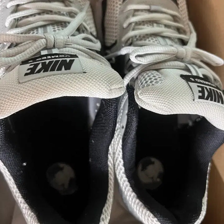 [BUNJANG] Nike Vomero 260 / 나이키 보메로 260