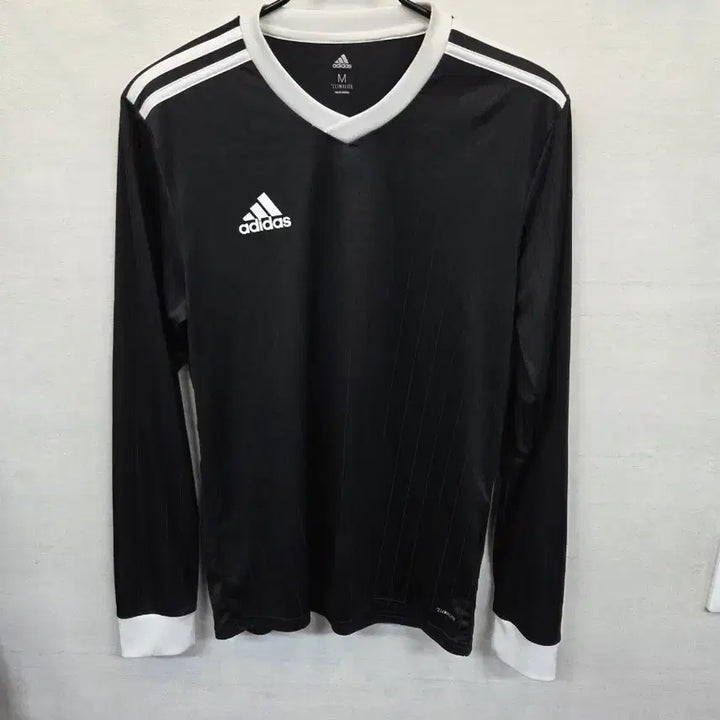 [BUNJANG] Adidas Tavella 18 Stripe V-Neck Jersey Long Sleeve M / 아디다스 타벨라 18 스트라이프 브이넥 져지긴팔 m