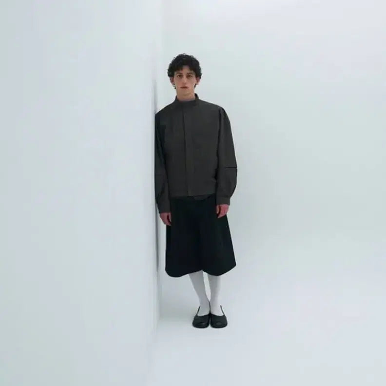 [BUNJANG] Amomento 25SS Wide Bermuda Pants Dark Grey (L) / 25ss 아모멘토 와이드 버뮤다 팬츠 L