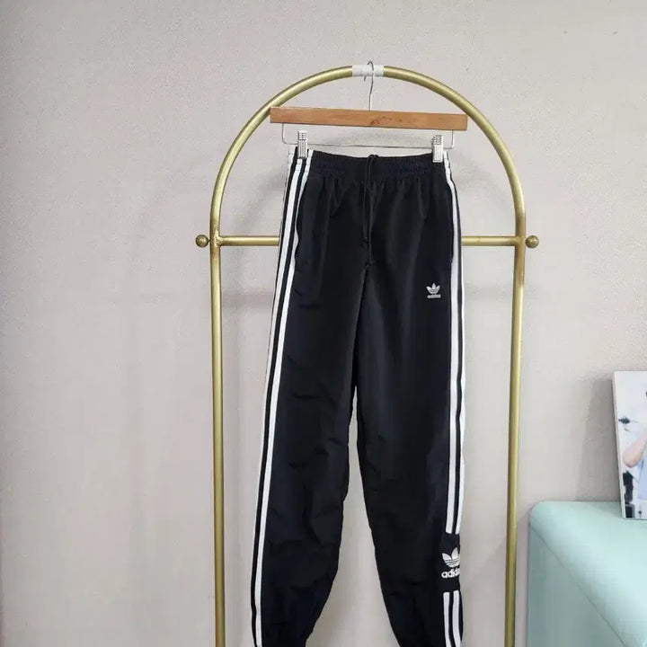 [SOLD OUT] 아디다스 삼선 트레이닝 바지 블랙