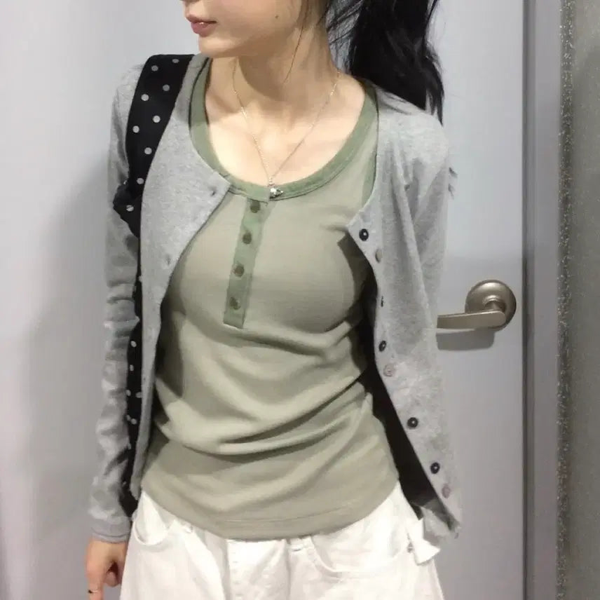 [BUNJANG] Cardigan and Sleeveless Top Set / 가디건 팔아요( 한번시착 )
