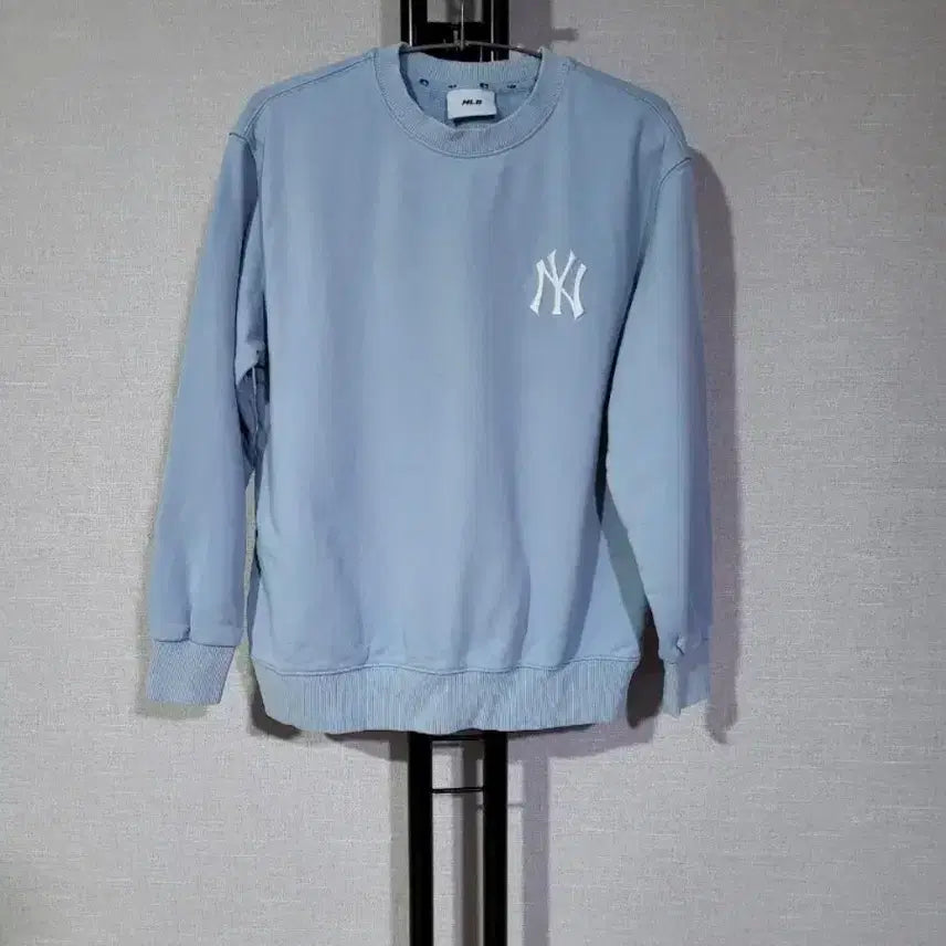 [BUNJANG] MLB New York Yankees Sweatshirt Pastel Blue XS / MLB 뉴욕 양키스 맨투맨 하늘색 XS