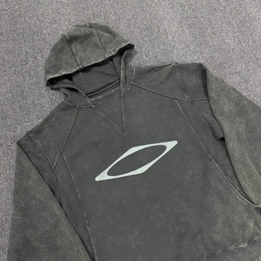 [BUNJANG] Mischief Bleached Pullover Washed Black Hoodie / 미스치프 블리치드 풀오버 워시드 블랙 후드