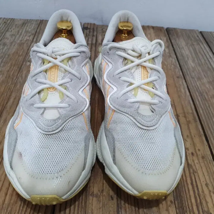 [BUNJANG] Adidas Ozweego Ivory Sneakers (240MM) / 아디다스 오즈위고 아이보리 운동화 (240MM)