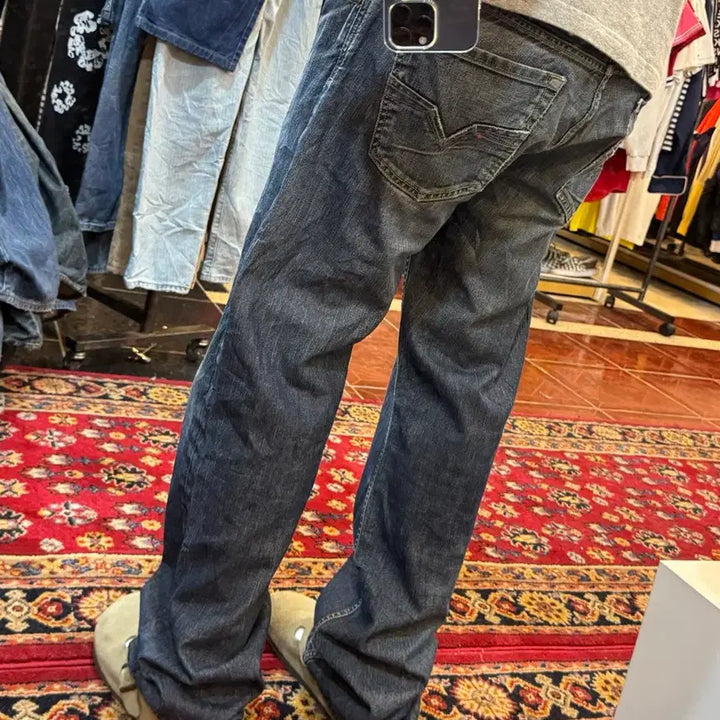 [BUNJANG] Diesel Larkee Regular Straight Denim Pants 36in / 디젤 라키(LARKEE) 레귤러 스트레이트 데님 팬츠 36in