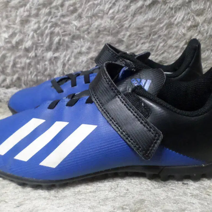 [BUNJANG] Adidas Futsal Shoes Kids Junior / 후루룩구제2 220 아디다스 X 풋살화 키즈 아동화 주니어260511