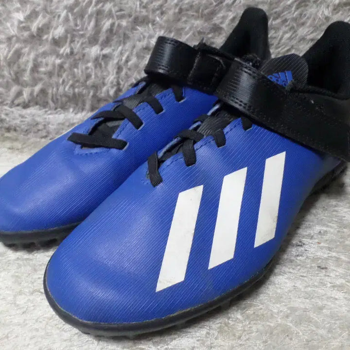 [BUNJANG] Adidas Futsal Shoes Kids Junior / 후루룩구제2 220 아디다스 X 풋살화 키즈 아동화 주니어260511