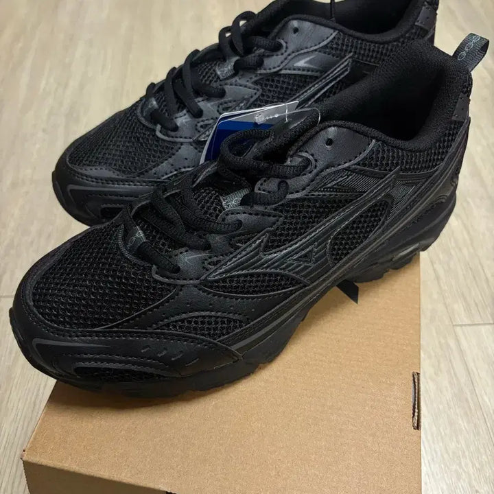[BUNJANG] Mizuno MXR Black Running Shoes 280mm / 미즈노 MXR 블랙 280