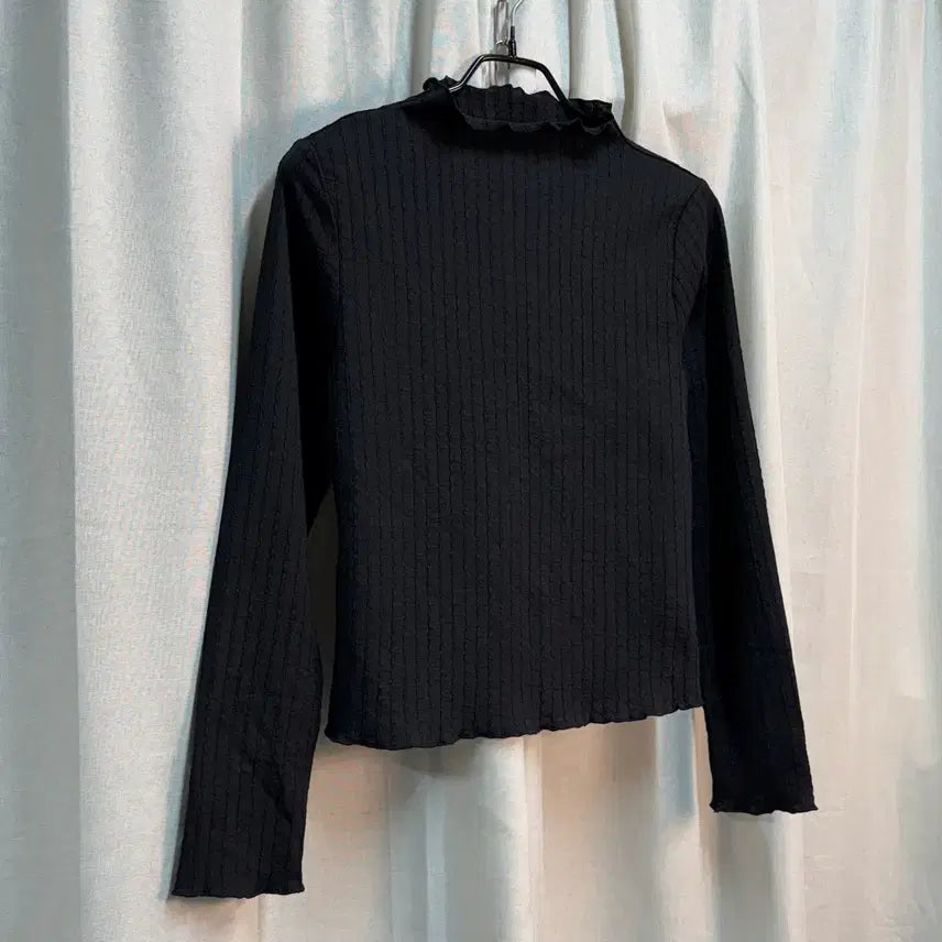 [BUNJANG] H&amp;M Black Frill Crop Long Sleeve T-Shirt / [55] H&amp;M 에이치엔엠 블랙 프릴 크롭 긴팔티 슬리브