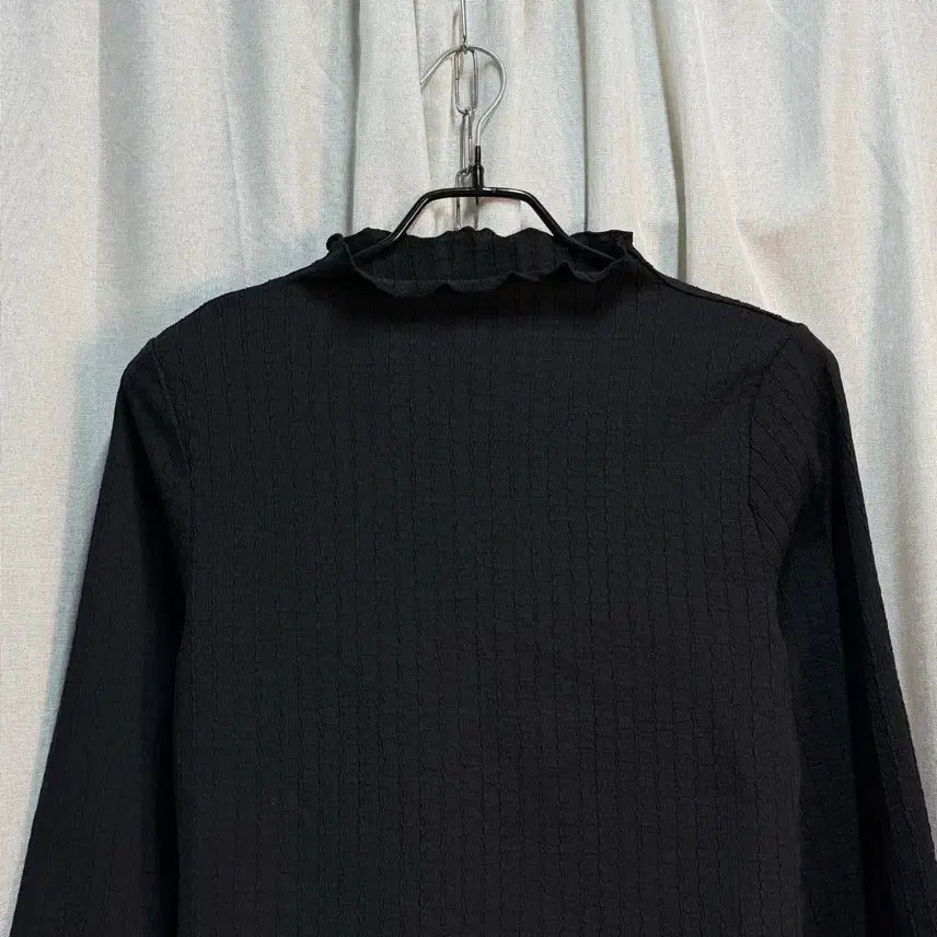 [BUNJANG] H&amp;M Black Frill Crop Long Sleeve T-Shirt / [55] H&amp;M 에이치엔엠 블랙 프릴 크롭 긴팔티 슬리브