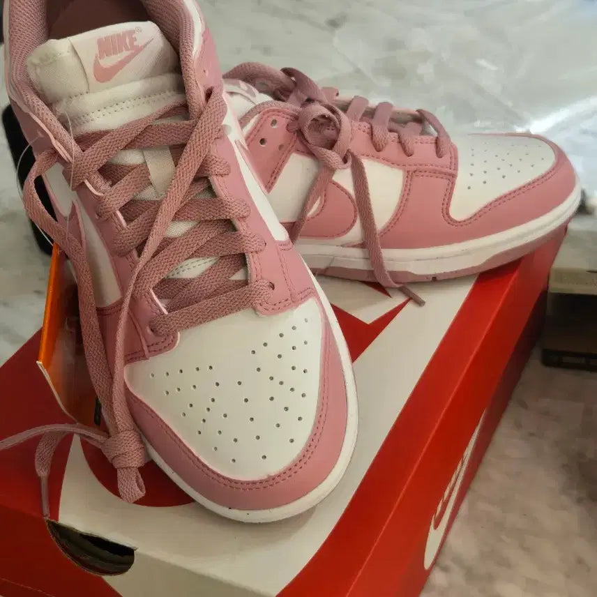 [BUNJANG] Nike Dunk Low Pink White Women&