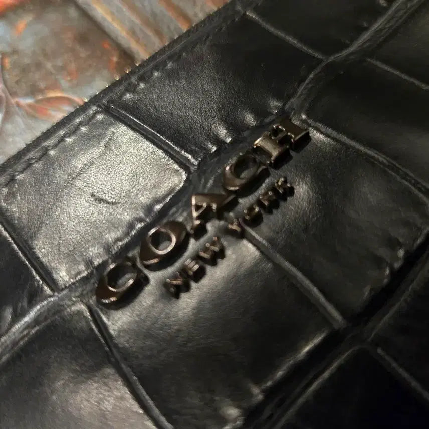 [BUNJANG] Coach Black Croc Embossed Clutch Bag / 코치 블랙 크로크 엠보 클러치백