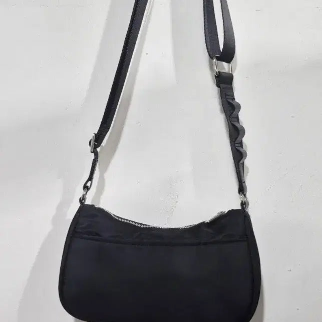 [BUNJANG] Lululemon Black Crossbody Bag / 룰루레몬 블랙 크로스백
