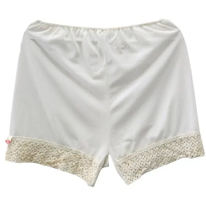[BUNJANG] Casual Punching Hem Banding Shorts / 모리걸 캐주얼 펀칭 밑단 밴딩 쇼츠 반바지