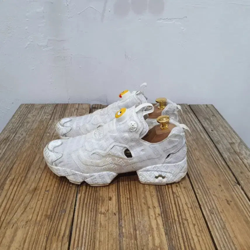 [BUNJANG] Reebok x Vetements Instapump Fury (240MM) / 리복 인스타펌프 퓨리 x 베트멍 (240MM)