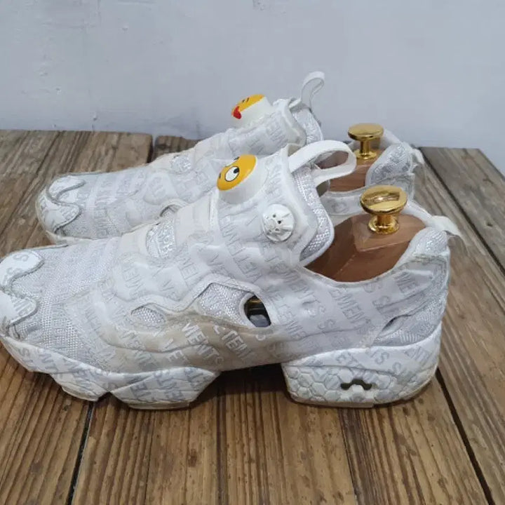 [BUNJANG] Reebok x Vetements Instapump Fury (240MM) / 리복 인스타펌프 퓨리 x 베트멍 (240MM)
