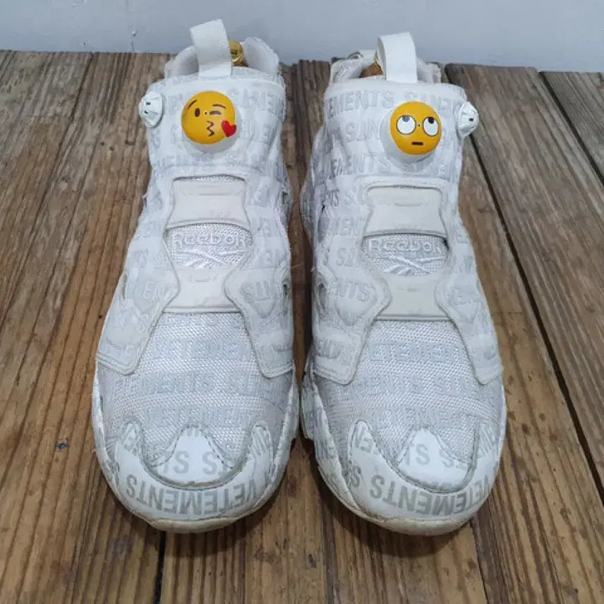 [BUNJANG] Reebok x Vetements Instapump Fury (240MM) / 리복 인스타펌프 퓨리 x 베트멍 (240MM)