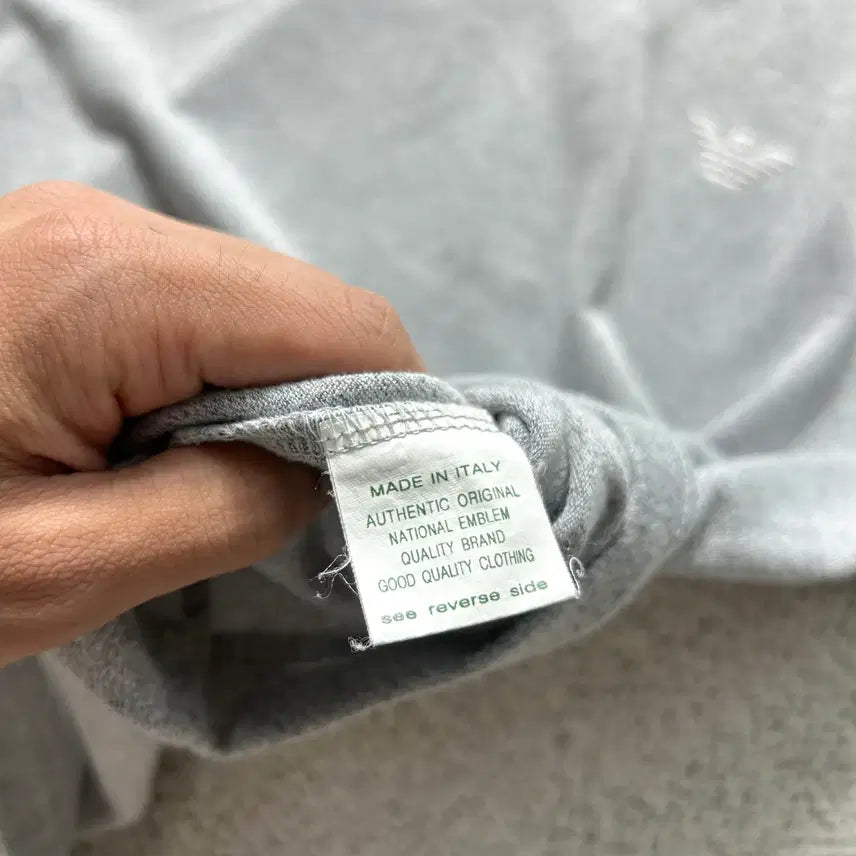 [SOLD OUT] Armani 알마니 라이트 머슬핏 그레이 V넥 긴팔 티셔츠 50