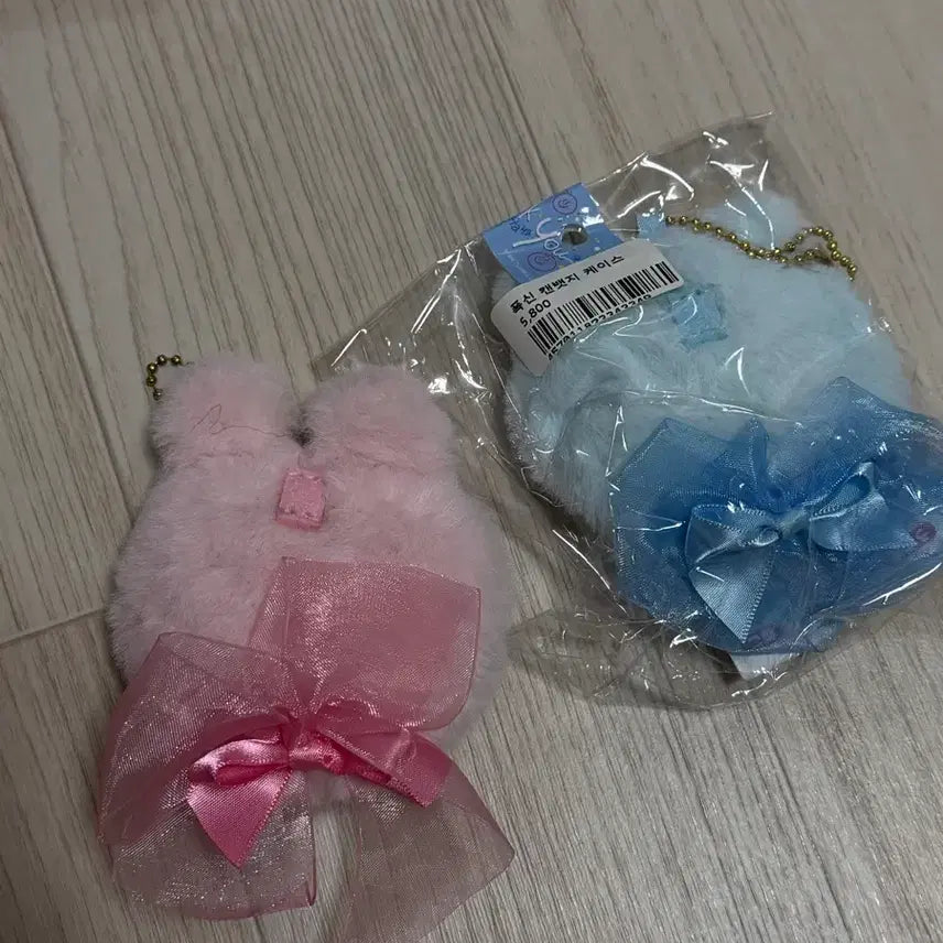 [BUNJANG] Plush Badge Case Keychain / 푹신 캔뱃지 케이스 키링 토끼모양 고양이 모양 뱃지 홀더