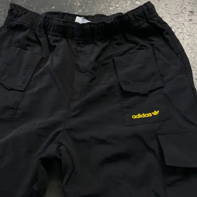 [SOLD OUT] 105 아디다스 우븐 테크 카고팬츠
