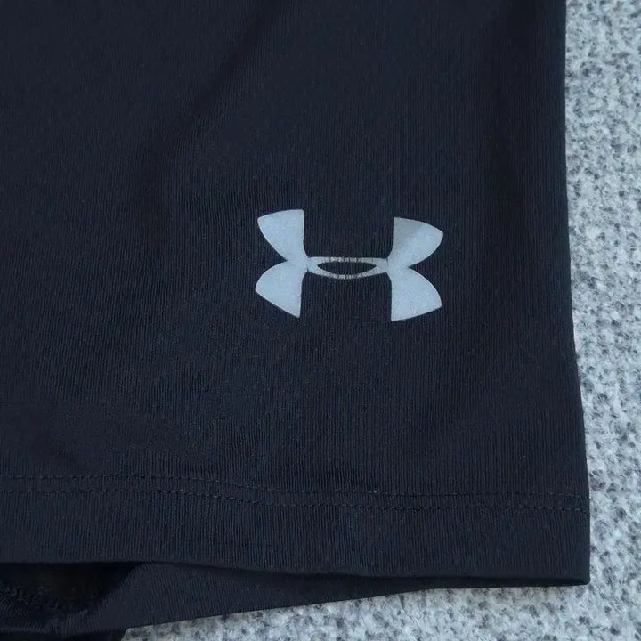 [BUNJANG] Under Armour Short Sleeve T-Shirt L / L 언더아머 반팔 티 | 0511C01