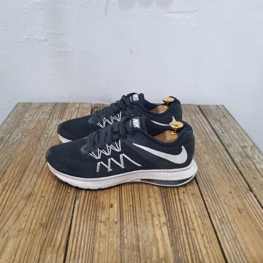 [BUNJANG] Nike Zoom Winflo 2 Running Shoes (235mm) / 나이키 줌 윈플로 2 러닝화 (235MM)
