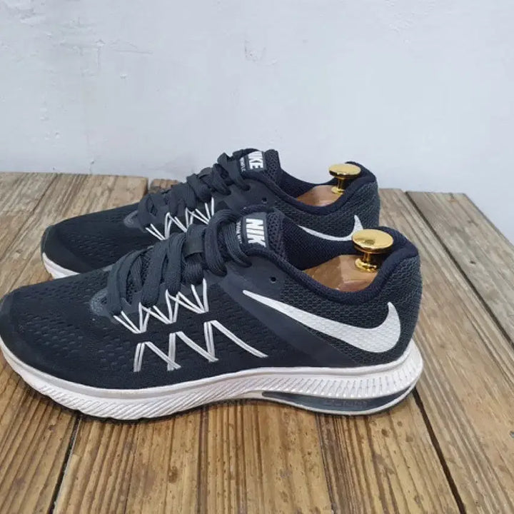 [BUNJANG] Nike Zoom Winflo 2 Running Shoes (235mm) / 나이키 줌 윈플로 2 러닝화 (235MM)