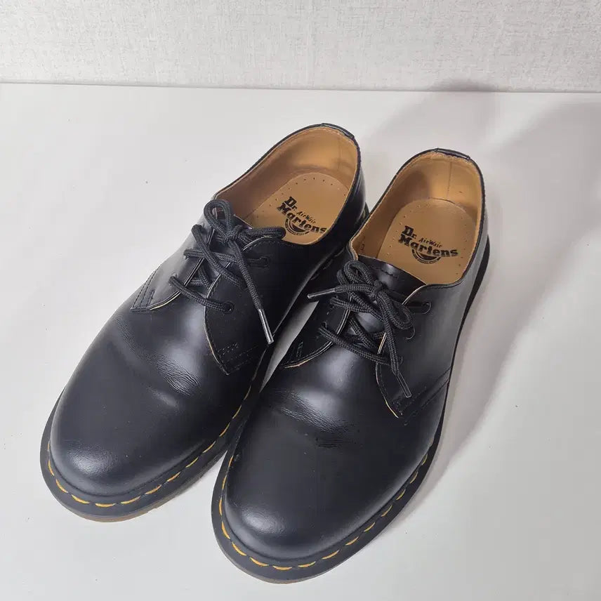 [SOLD OUT] 닥터마틴 1461 블랙스무스 3홀