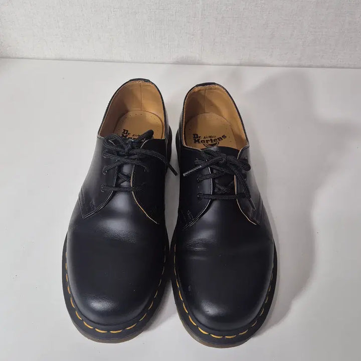 [SOLD OUT] 닥터마틴 1461 블랙스무스 3홀