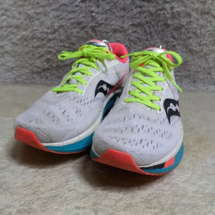 [BUNJANG] Saucony Endorphin Speed Running Shoes Size 260 / 후루룩구제2 260 써코니 엔돌핀 스피드 운동화 중고 신발 260511