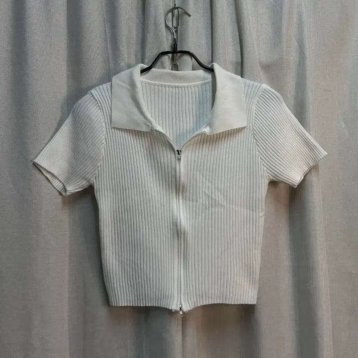 [BUNJANG] White Ribbed Cropped Half-Sleeve Collar Zip-Up Knit / [Free] 화이트 골지 크롭 반팔 카라 집업 니트