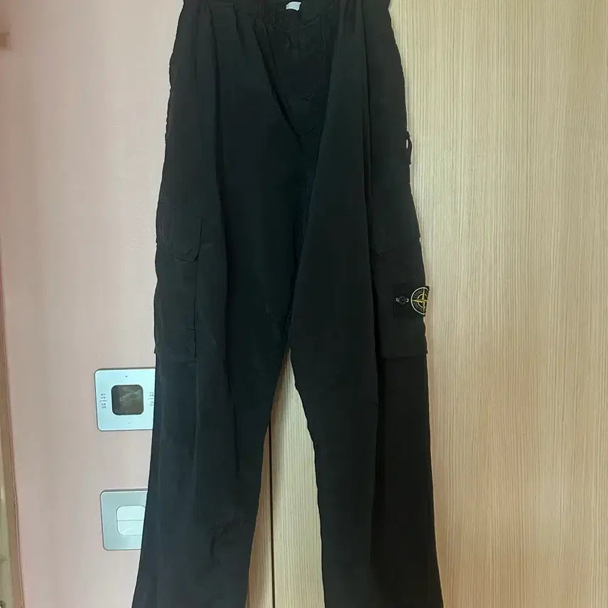 [SOLD OUT] 스톤아일랜드 블랙 카고 바지