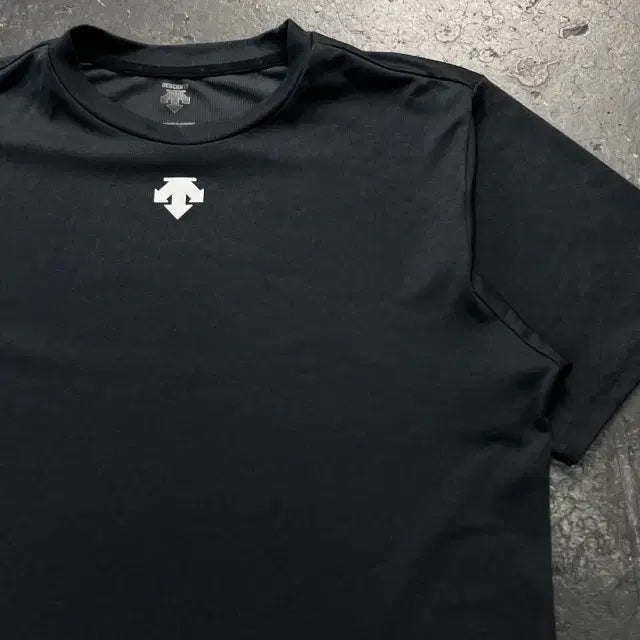 [BUNJANG] Descente Functional Half-Sleeve T-Shirt / 100 데상트 기능성 반팔티