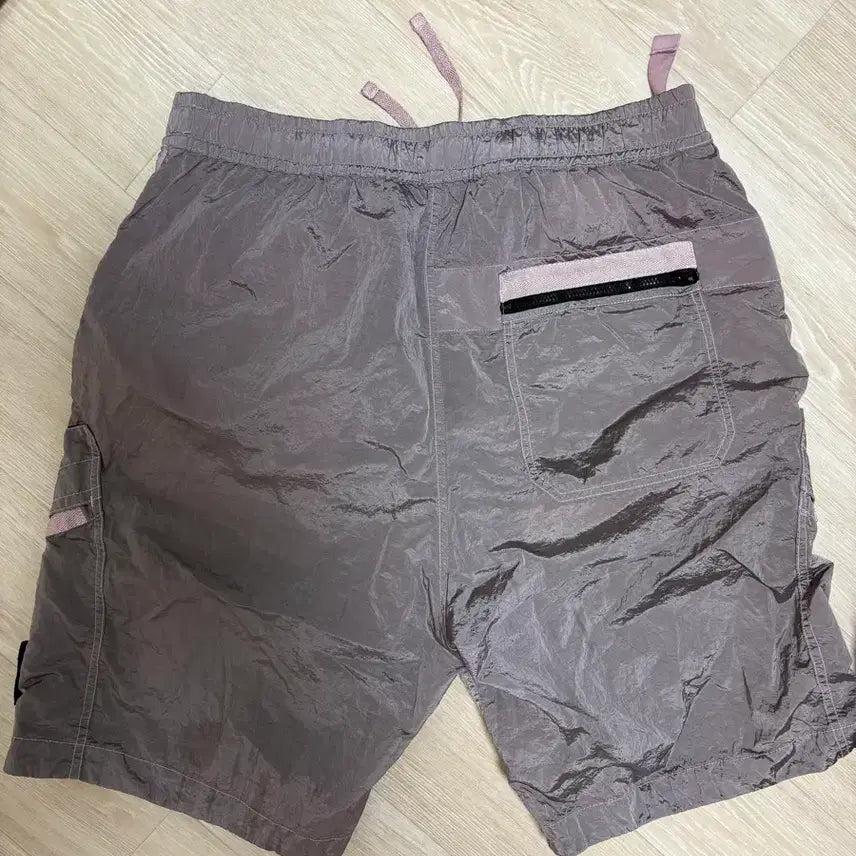 [SOLD OUT] 스톤아일랜드 나일론 반바지 판매