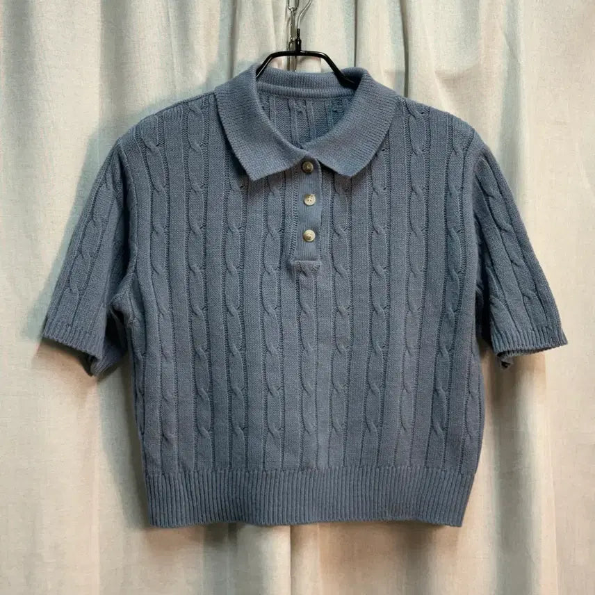[BUNJANG] Sky Blue Cable Knit Cropped Short Sleeve Polo T-Shirt / (FREE) 하늘색 케이블 니트 크롭 숏 반팔 폴로티