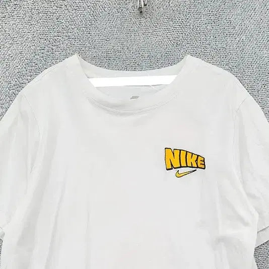 [SOLD OUT] 나이키 화이트 반팔티 L
