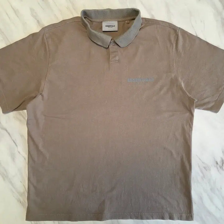 [BUNJANG] Fear of God Essentials Short Sleeve Polo Taupe / 피오갓에센셜 숏슬리브 폴로 타우페