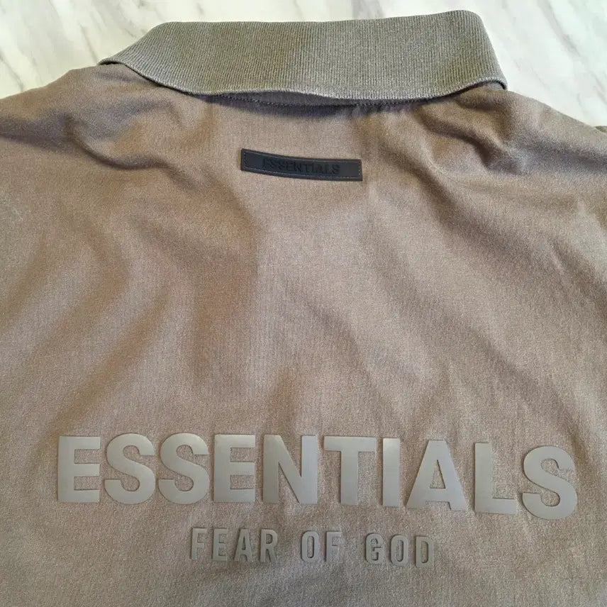 [BUNJANG] Fear of God Essentials Short Sleeve Polo Taupe / 피오갓에센셜 숏슬리브 폴로 타우페