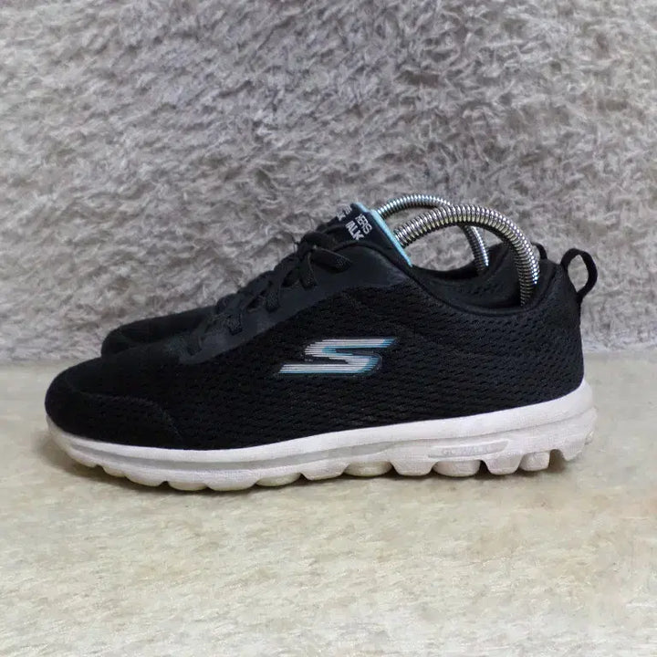 [BUNJANG] Skechers Used Sneakers / 후루룩구제2 235 스케쳐스 운동화 중고 신발