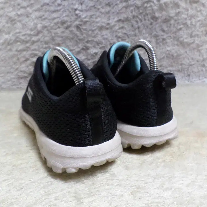 [BUNJANG] Skechers Used Sneakers / 후루룩구제2 235 스케쳐스 운동화 중고 신발