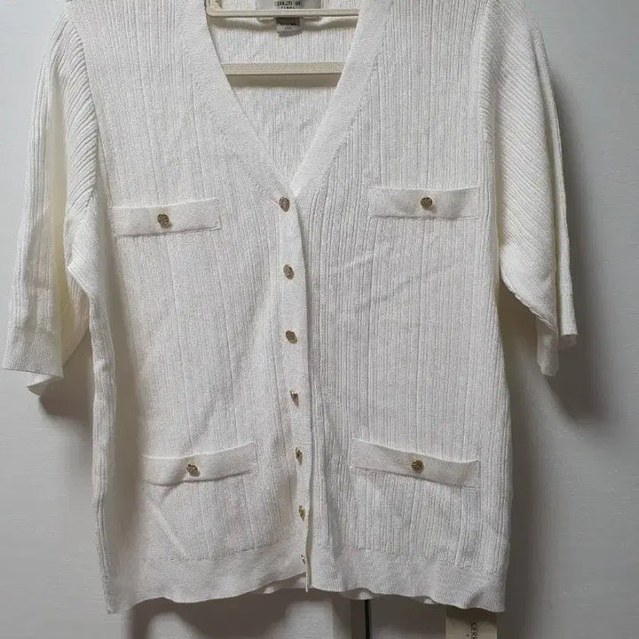 [BUNJANG] Celluti Ribbed Knit White Gold Button / @새상품@ 세루띠 골지 니트 77