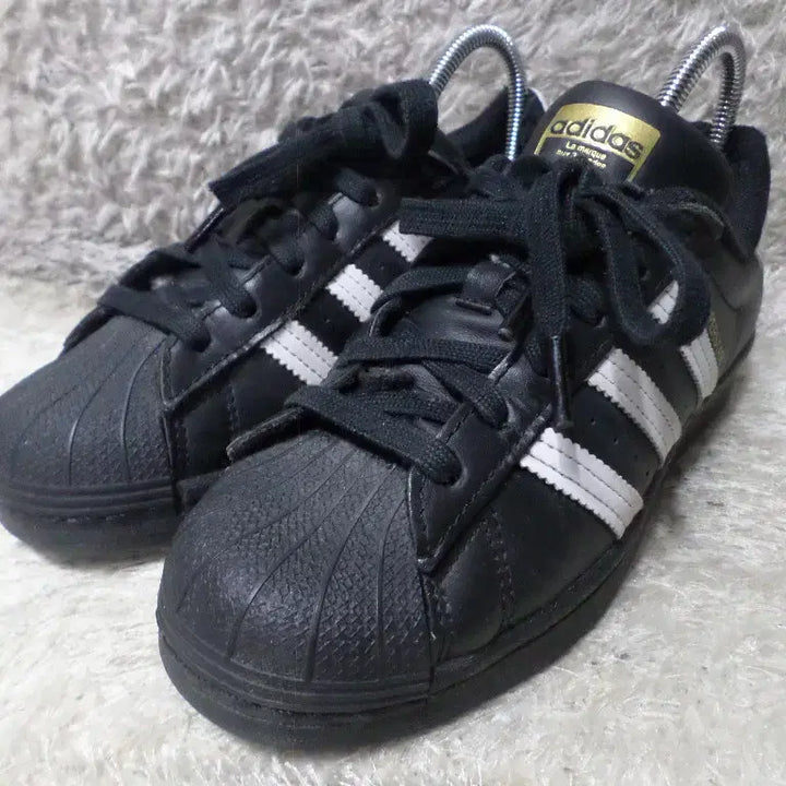 [BUNJANG] Adidas Superstar Core Black Sneakers / 후루룩구제2 220 아디다스 슈퍼스타 코어블랙 운동화260511
